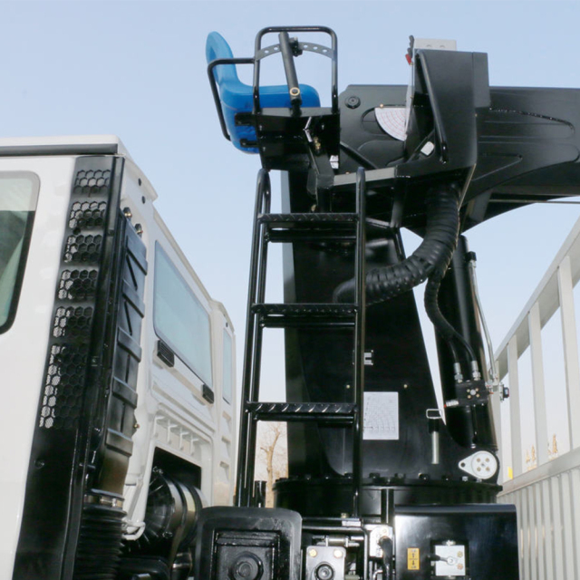 HOWO T5G 6X4 Crane Truck