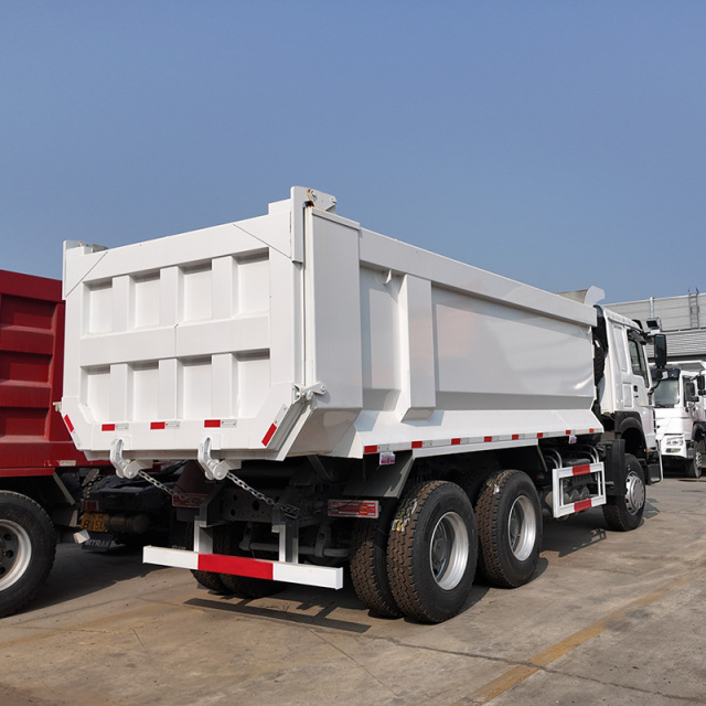 Used Howo 6×4 U-shaped Bucket Dump Truck 371HP
