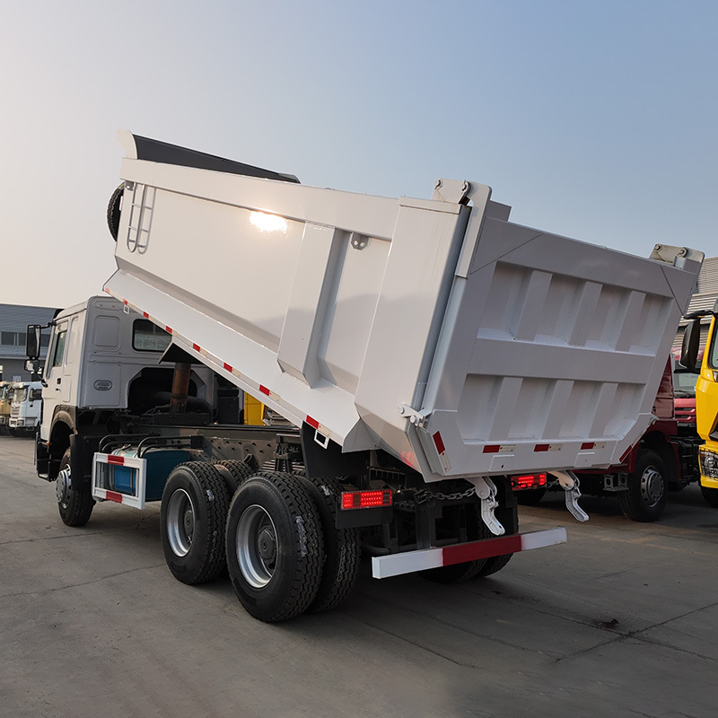 Used Howo 6×4 U-shaped Bucket Dump Truck 371HP