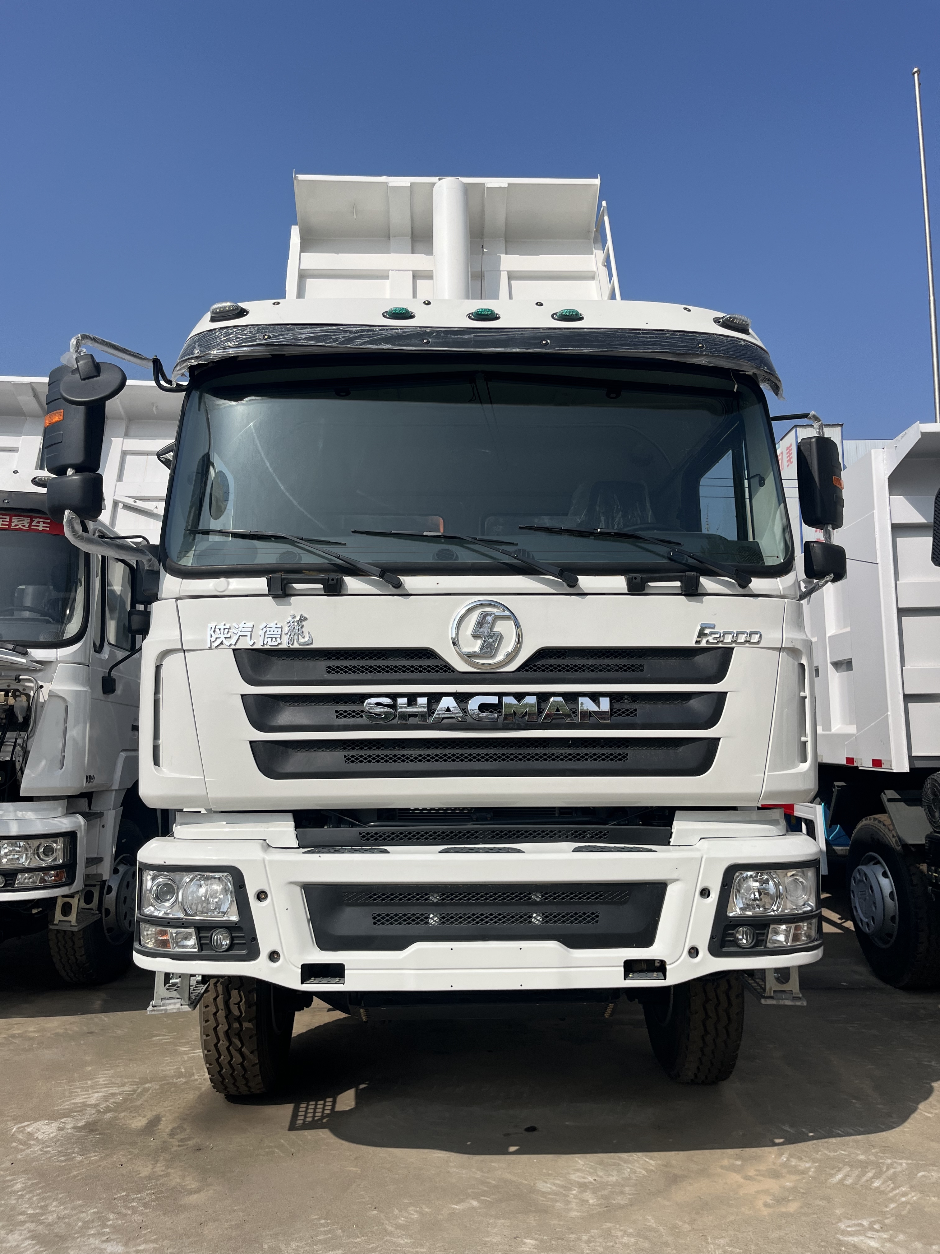 Used SHACMAN F3000 8×4 380HP Dump Truck