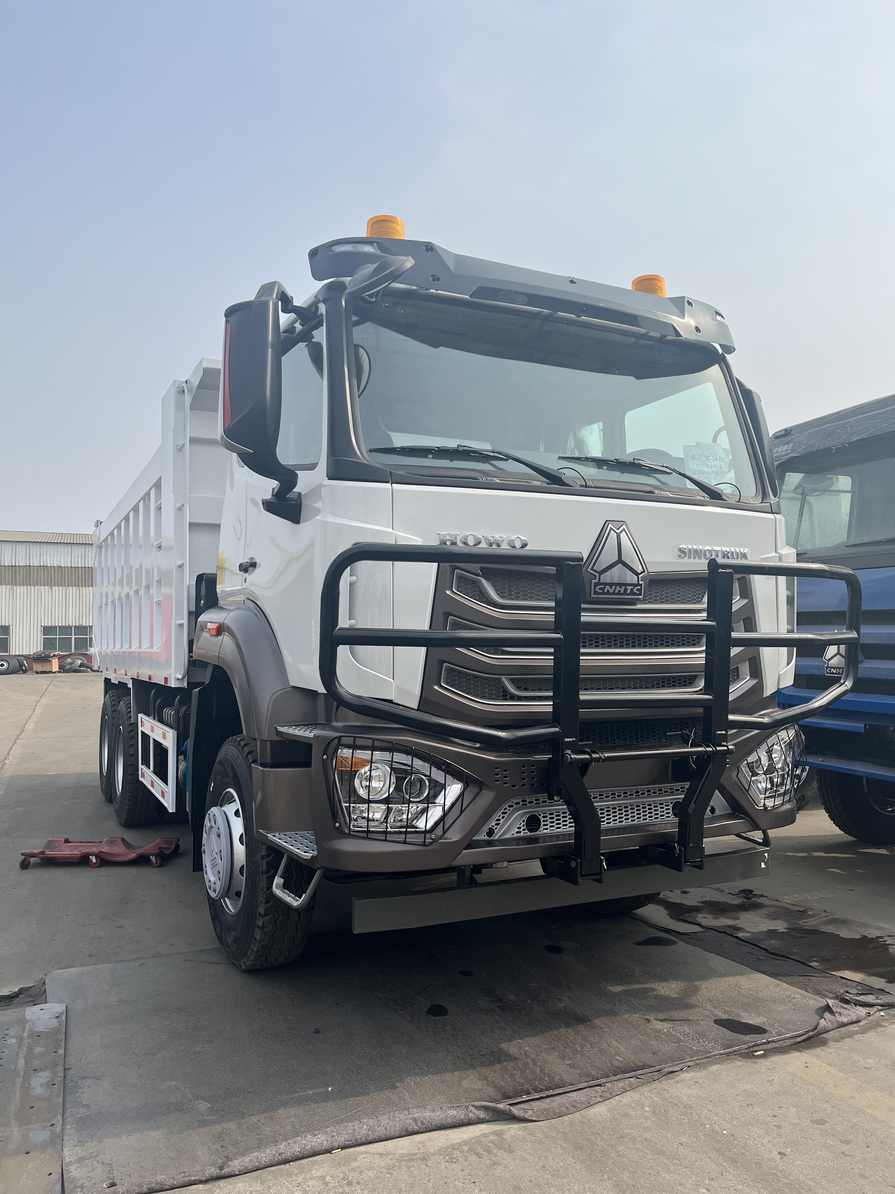 Used Sinotruk Howo NX 6×4 371HP Dump Truck