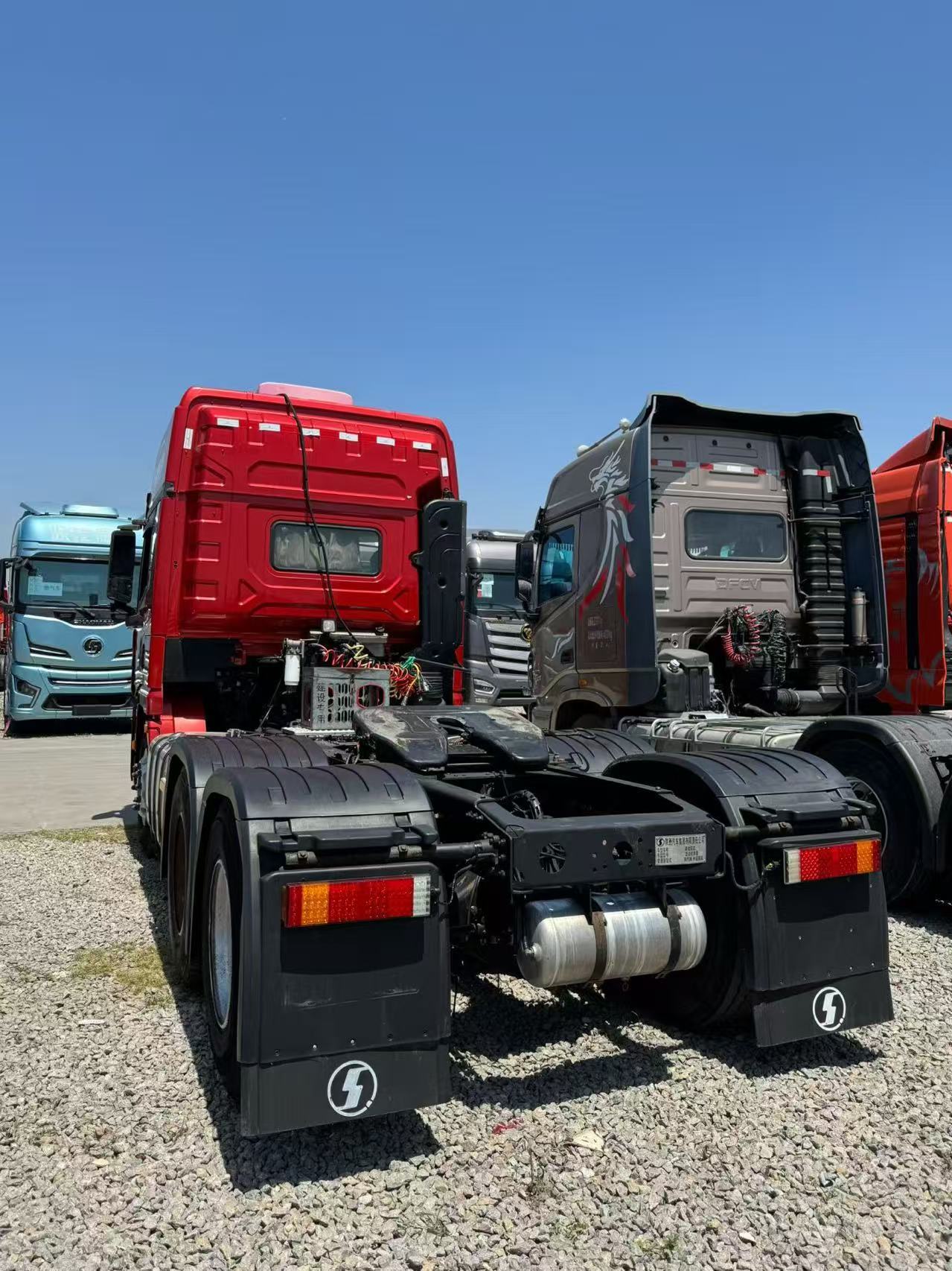 Used Shacman delong X3000 6x4 tractor truck