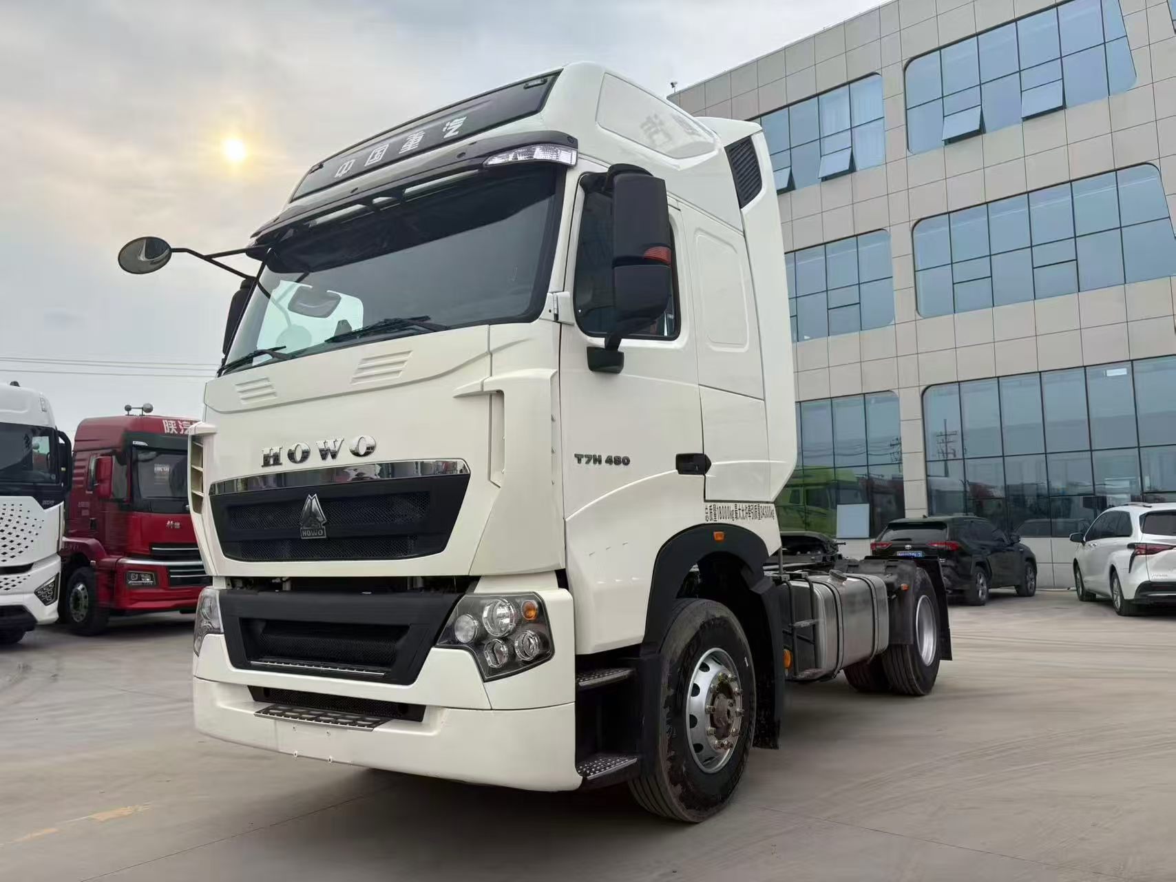 Used Sinotruk Howo 4X2 T7H Tractor Truck