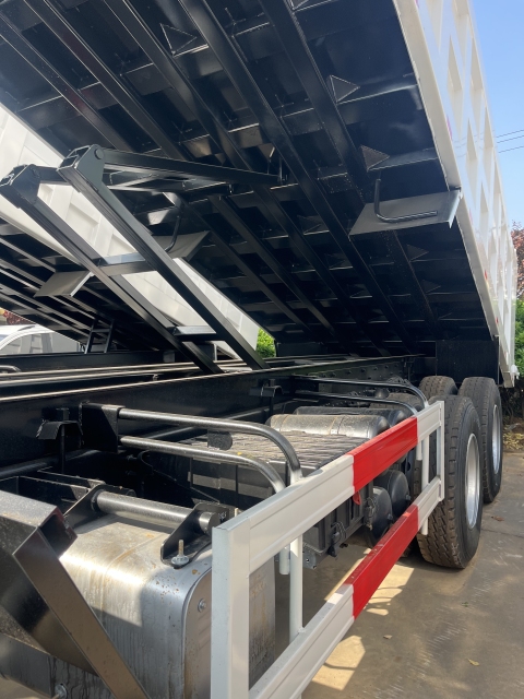 Used SHACMAN F3000 8x4 380HP Dump Truck