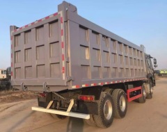 Used Sinotruk Howo 8x4 dump truck 10 wheels 371hp tipper truck