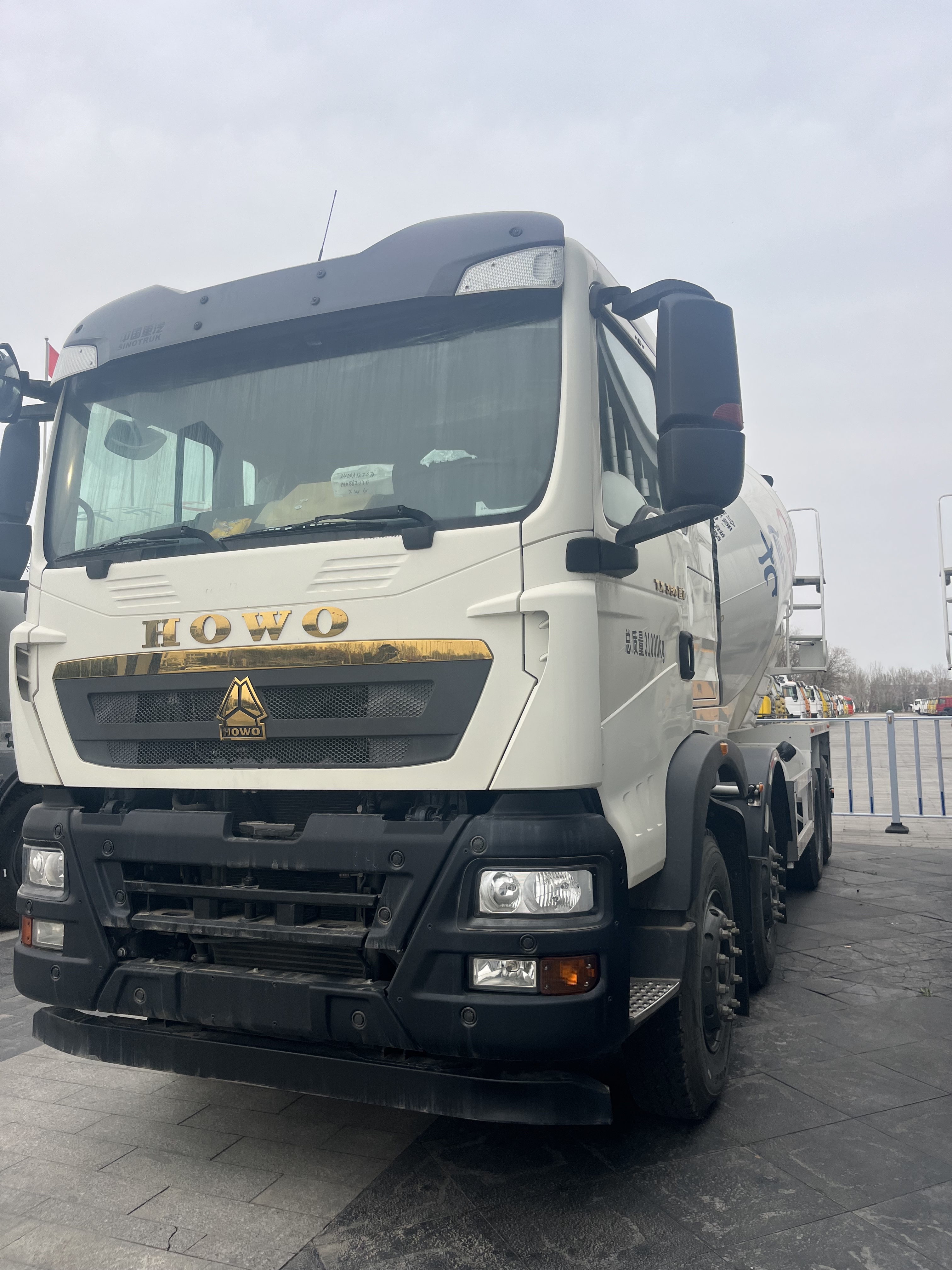 HOWO T5G 8×4 Concrete Mixer Truck