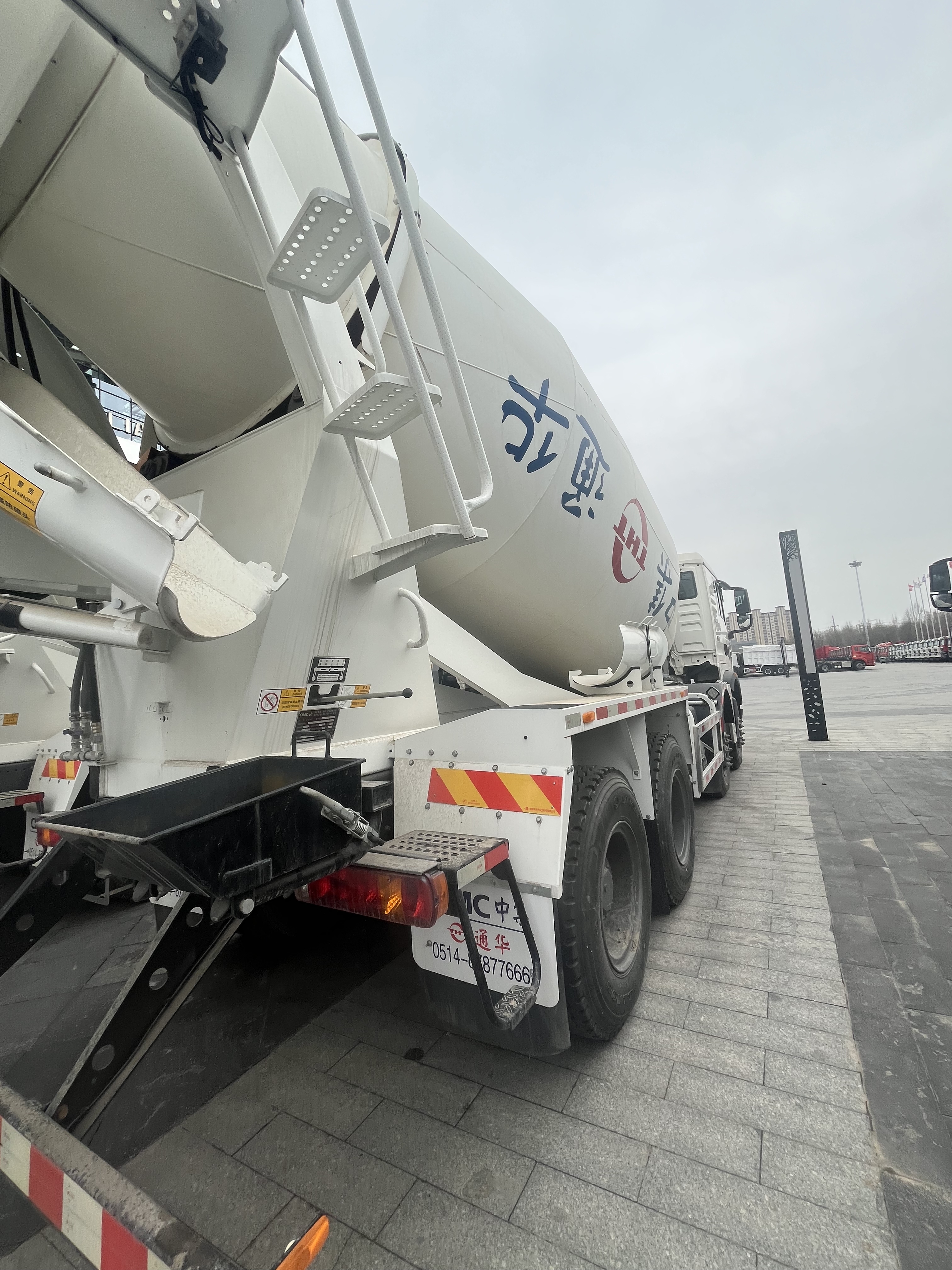 HOWO T5G 8×4 Concrete Mixer Truck