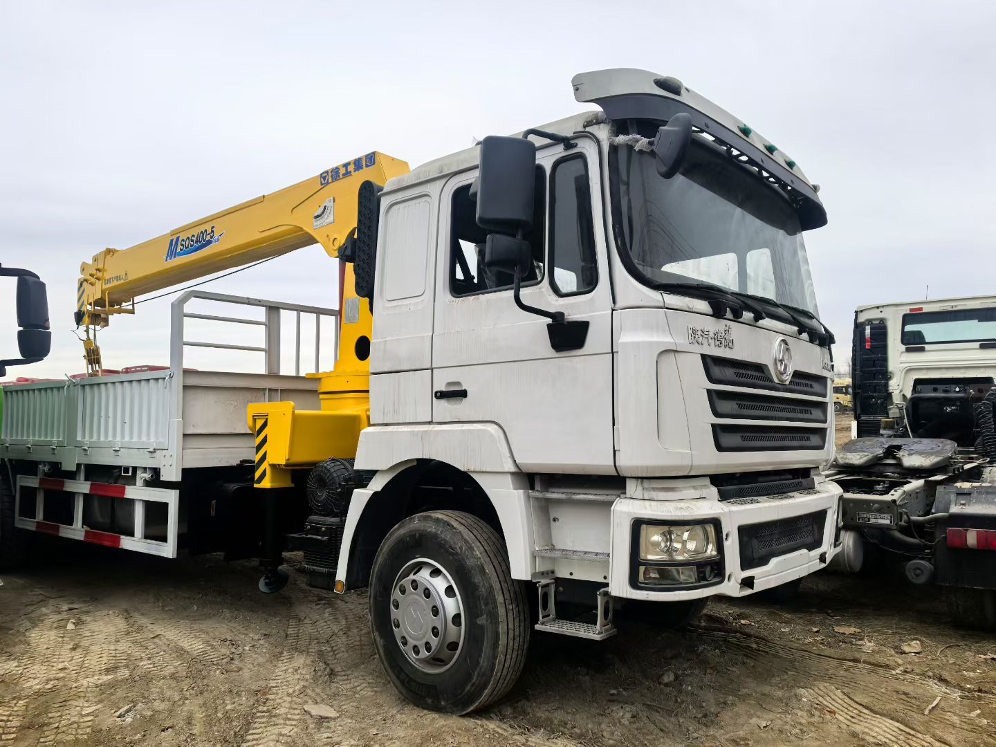 HOWO T5G 6X4 Crane Truck