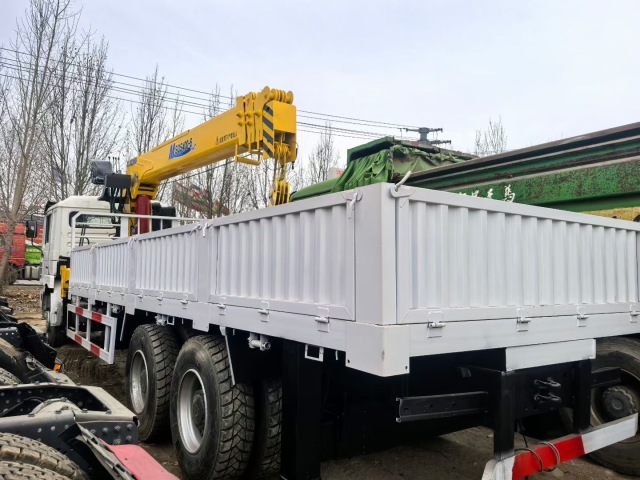 HOWO T5G 6X4 Crane Truck