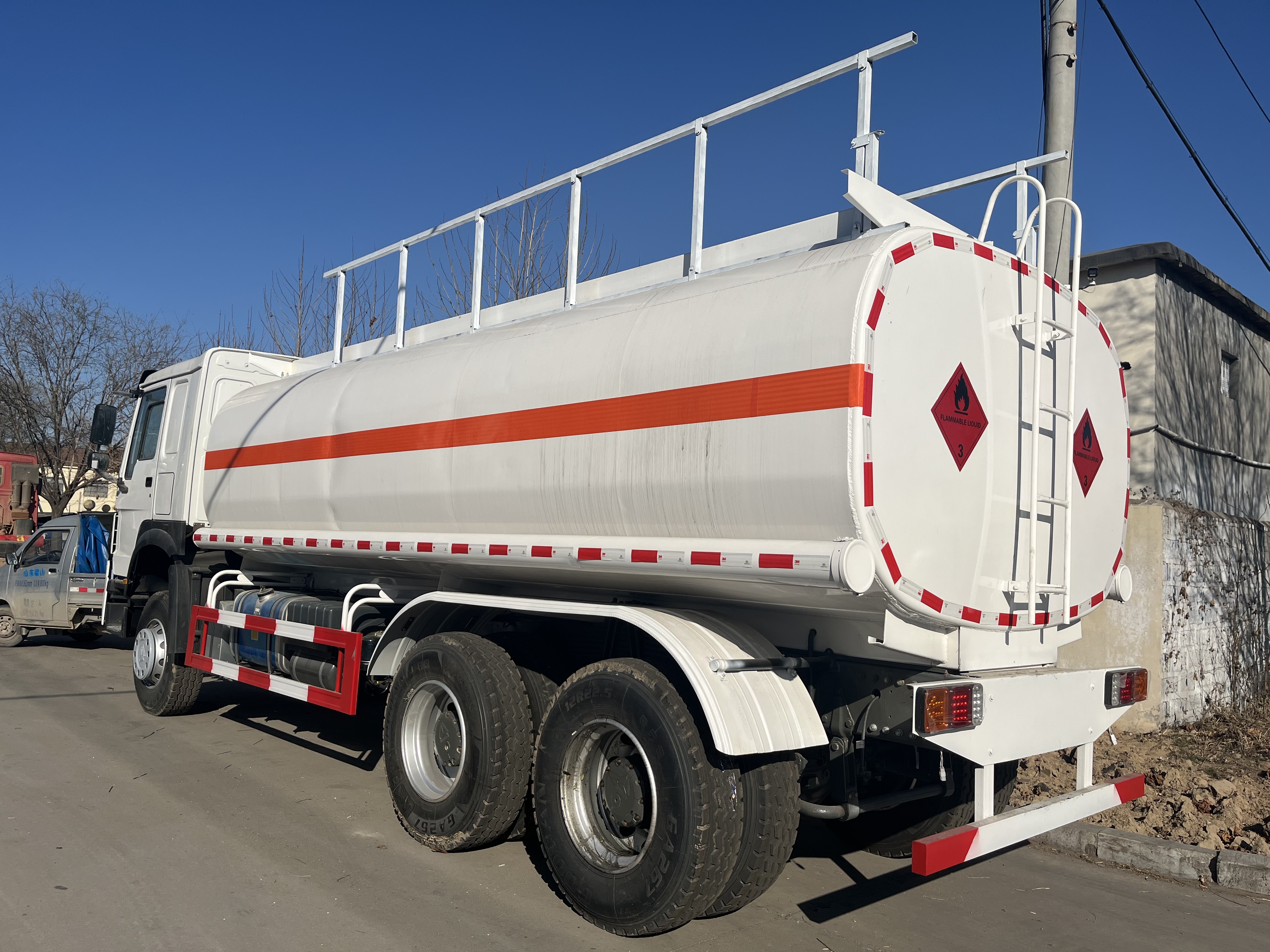 Lorry Oil Fuel Tanker Truck