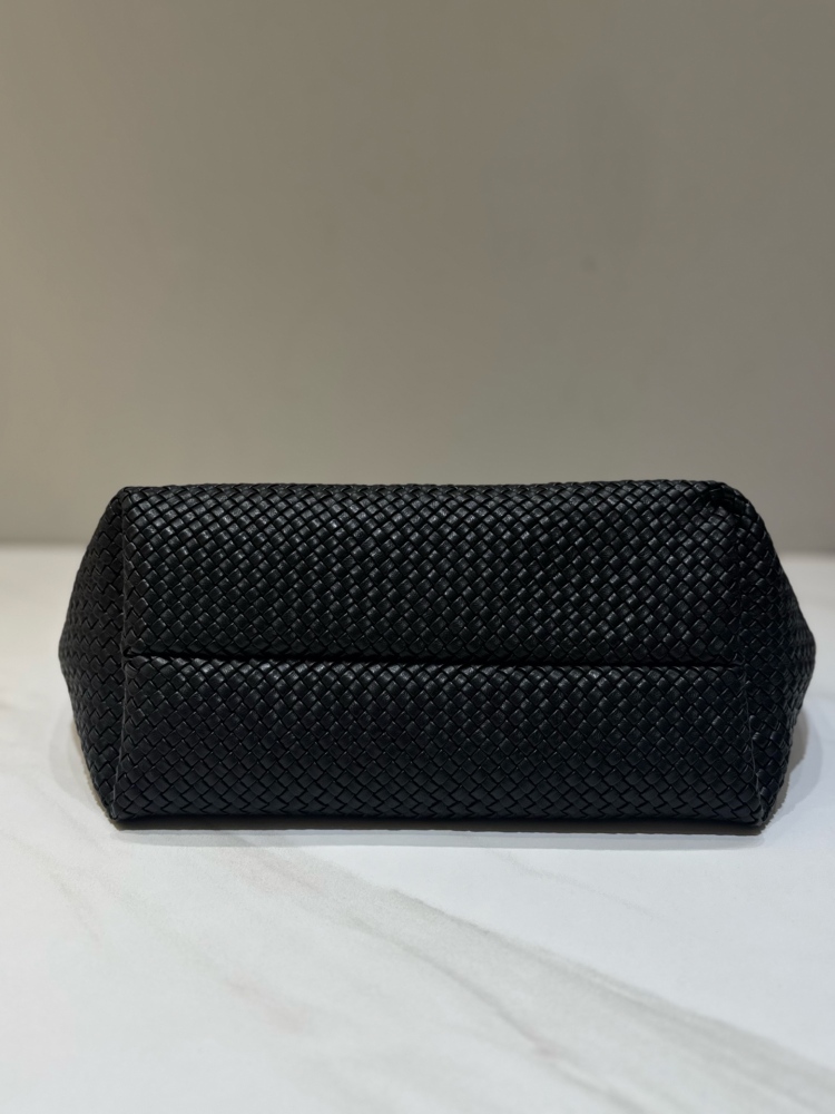 The Row Woven Tote 中号編み込みトートバッグ｜高級感のあるシンプルデザイン｜軽量で使いやすい｜ブラック