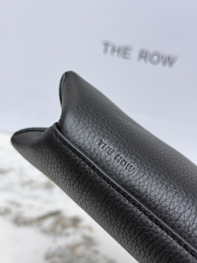 THE ROW Small North South 迷你水桶バッグ（ブラック）コピー品
