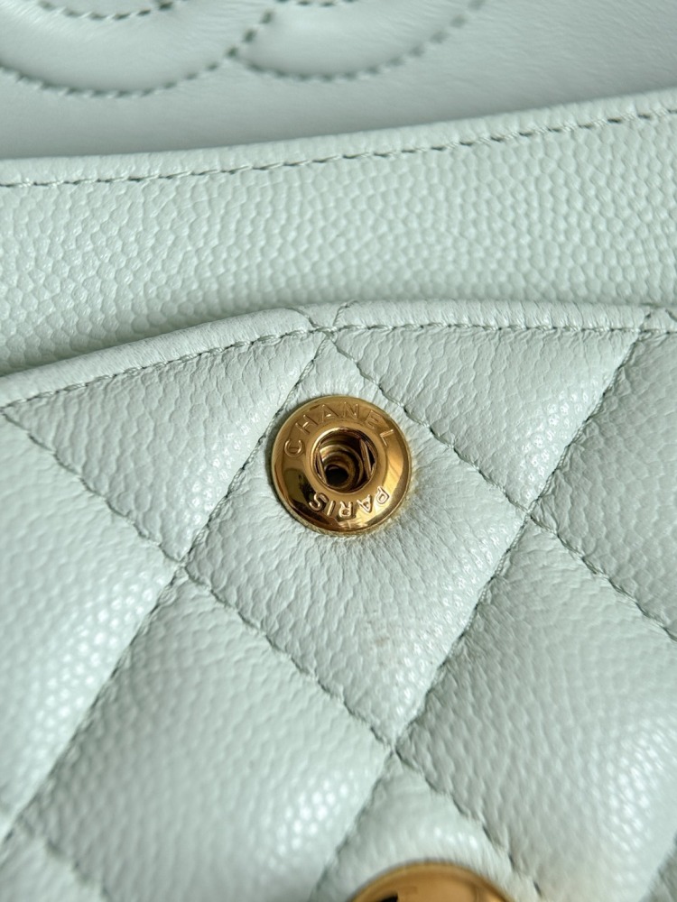 CHANEL（シャネル）クラシックフラップ（CF）方胖子 / 小型バッグ ライトグリーン ラムスキン + シルバー金具 コピー品