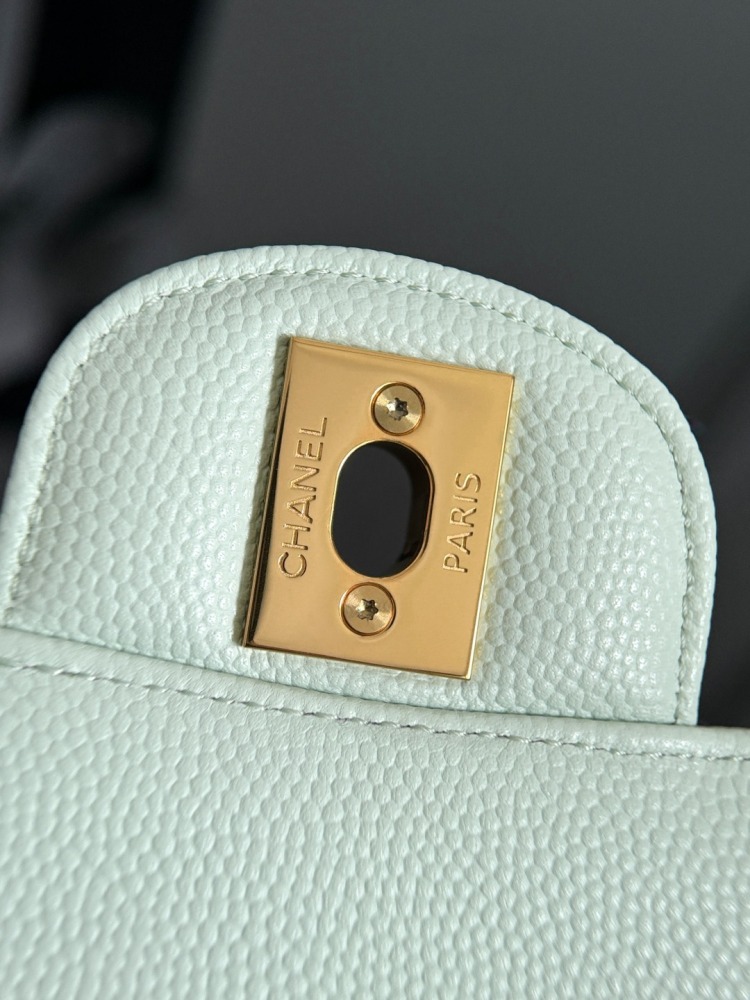 CHANEL（シャネル）クラシックフラップ（CF）方胖子 / 小型バッグ ライトグリーン ラムスキン + シルバー金具 コピー品