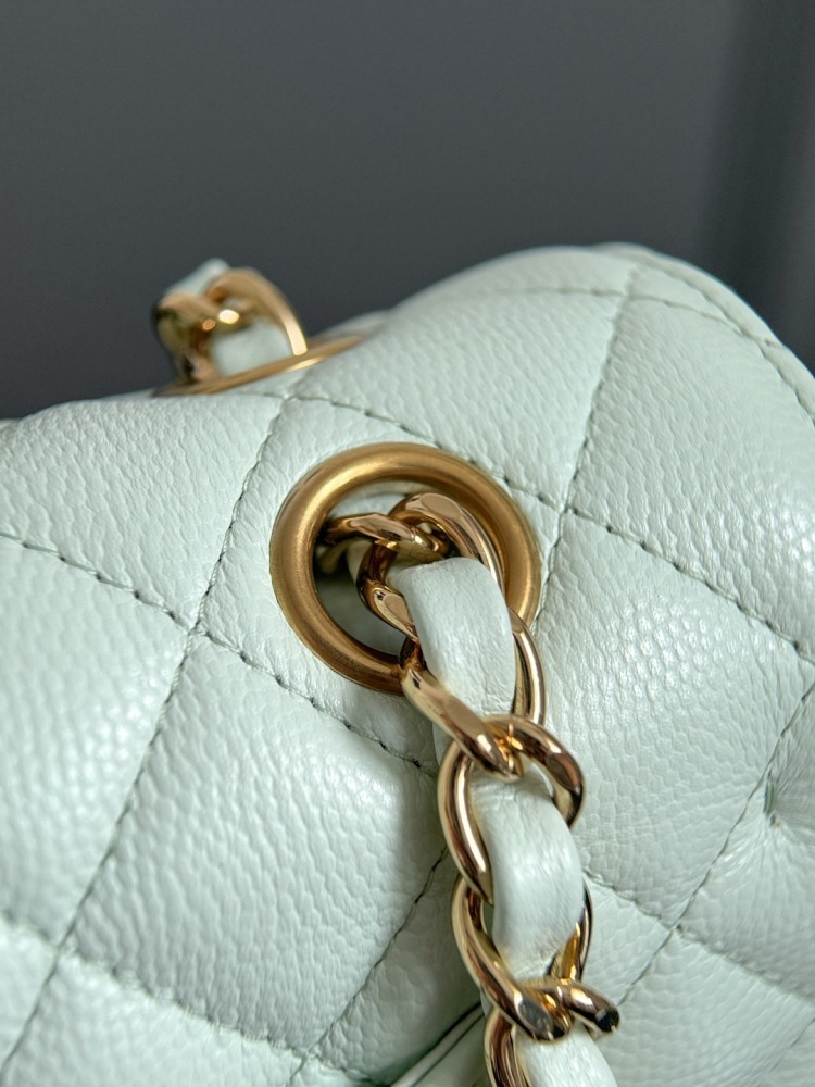 CHANEL（シャネル）クラシックフラップ（CF）方胖子 / 小型バッグ ライトグリーン ラムスキン + シルバー金具 コピー品