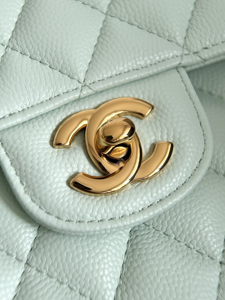 CHANEL（シャネル）クラシックフラップ（CF）方胖子 / 小型バッグ ライトグリーン ラムスキン + シルバー金具 コピー品
