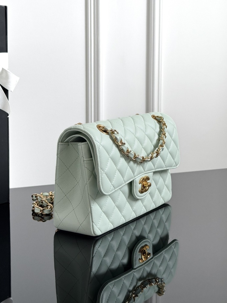 CHANEL（シャネル）クラシックフラップ（CF）方胖子 / 小型バッグ ライトグリーン ラムスキン + シルバー金具 コピー品