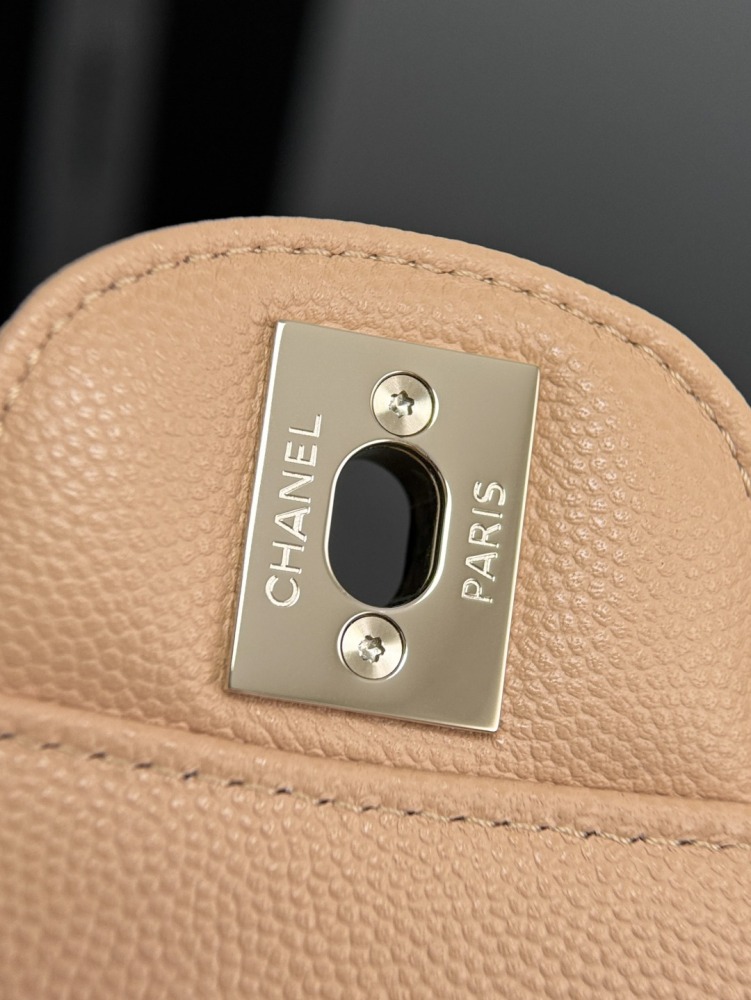 CHANEL（シャネル）クラシックフラップ（CF）方胖子 / 小型バッグ ベージュ ラムスキン + シルバー金具 コピー品