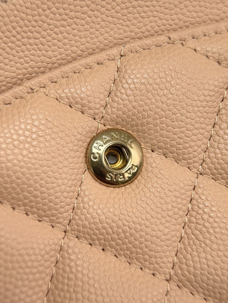 CHANEL（シャネル）クラシックフラップ（CF）方胖子 / 小型バッグ ベージュ ラムスキン + シルバー金具 コピー品