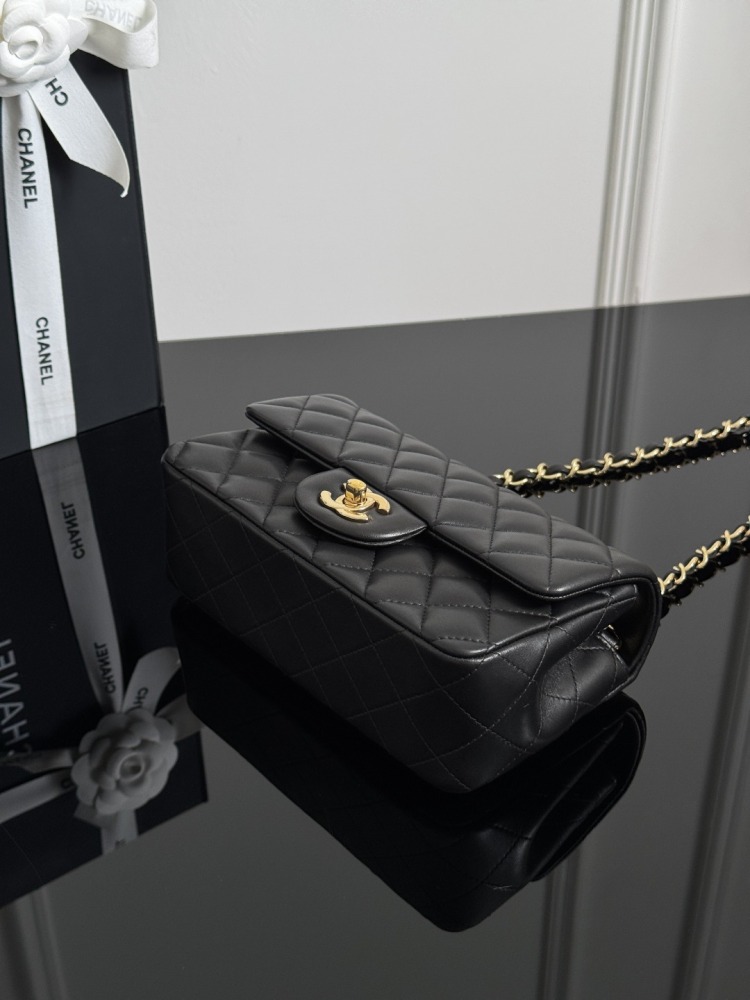 CHANEL（シャネル）クラシックフラップ 20（CF）方胖子 / 小型バッグ ブラック ラムスキン + シルバー金具 コピー品