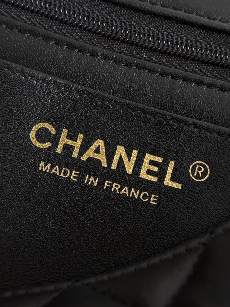 CHANEL（シャネル）クラシックフラップ 20（CF）方胖子 / 小型バッグ ブラック ラムスキン + シルバー金具 コピー品