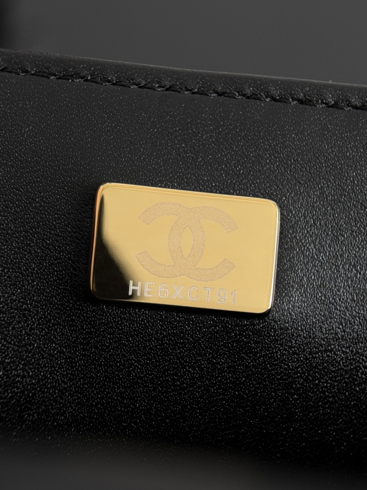 CHANEL（シャネル）クラシックフラップ 20（CF）方胖子 / 小型バッグ ブラック ラムスキン + シルバー金具 コピー品
