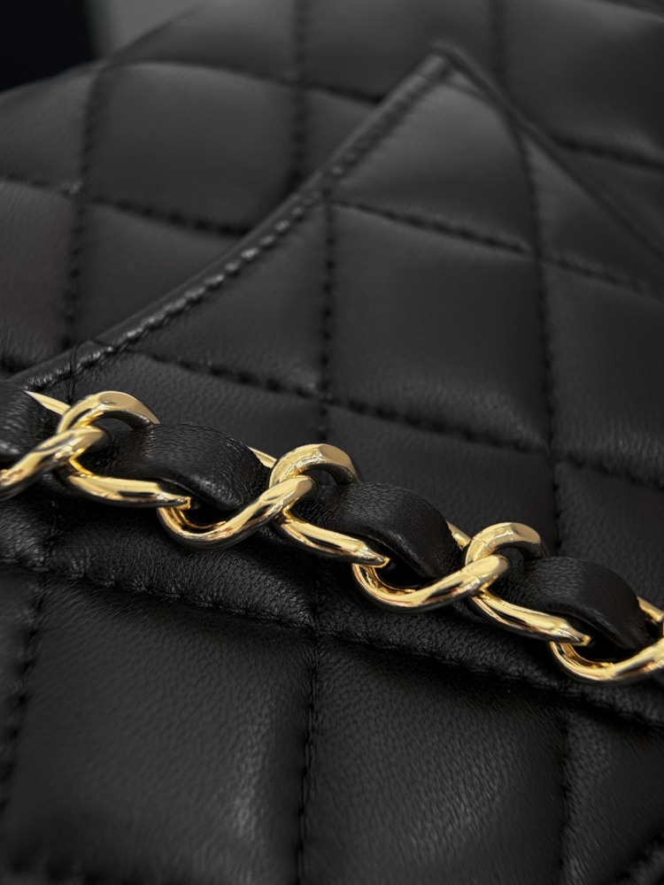 CHANEL（シャネル）クラシックフラップ 20（CF）方胖子 / 小型バッグ ブラック ラムスキン + シルバー金具 コピー品