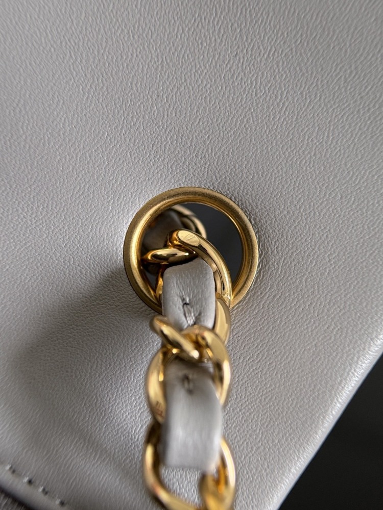 CHANEL（シャネル）クラシックフラップ 20（CF）方胖子 / 小型バッグ ライトグレー ラムスキン + シルバー金具 コピー品