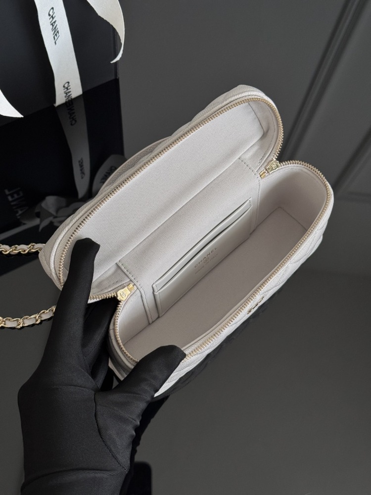 CHANEL（シャネル）25B コメットシリーズ 長方形コスメポーチ ホワイト リザードレザー コピー品