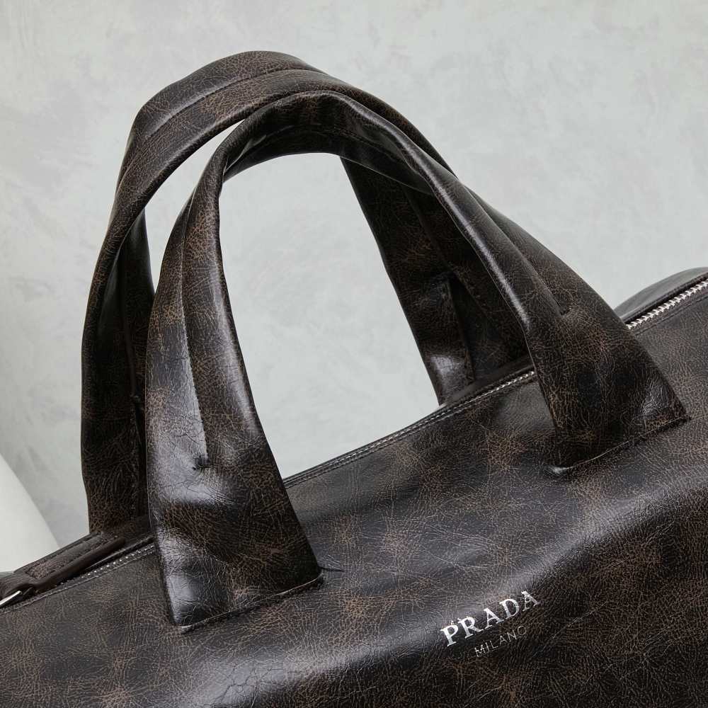 Prada（プラダ）2025春夏コレクション Nappaレザー ダッフルバッグ コピー品