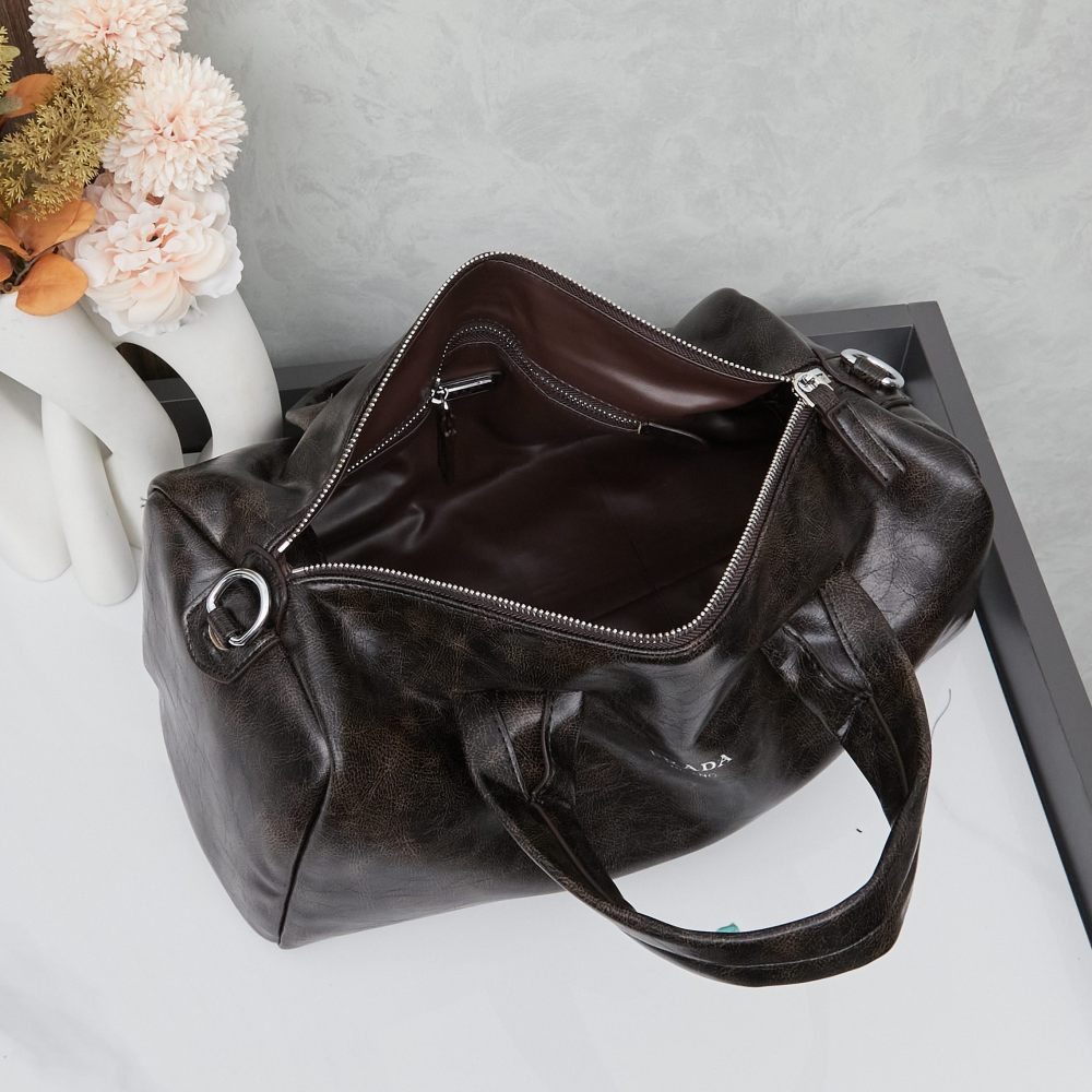 Prada（プラダ）2025春夏コレクション Nappaレザー ダッフルバッグ コピー品