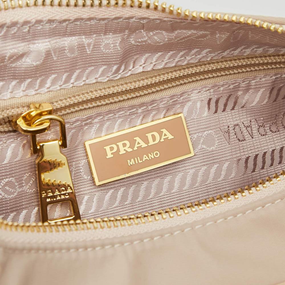 Prada（プラダ）Re-Edition 2005 再生ナイロン ヘビーデューティー Hobo バッグ コピー品