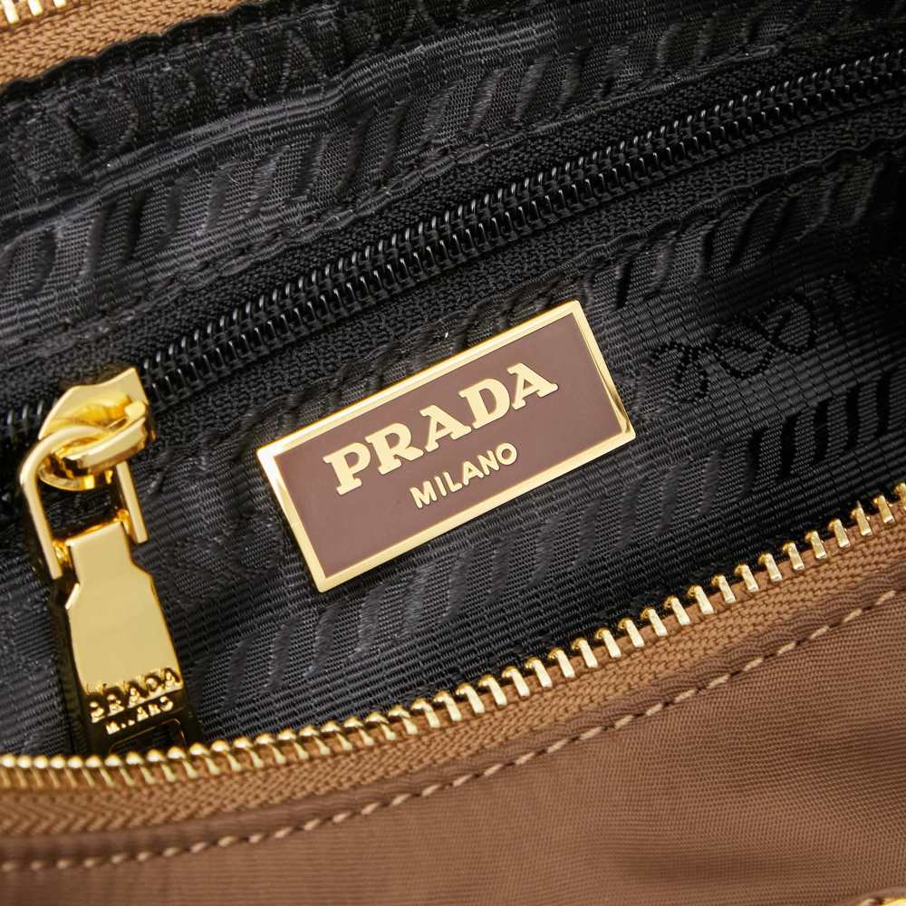 Prada（プラダ）Re-Edition 2005 再生ナイロン ヘビーデューティー Hobo バッグ ブラウン コピー品