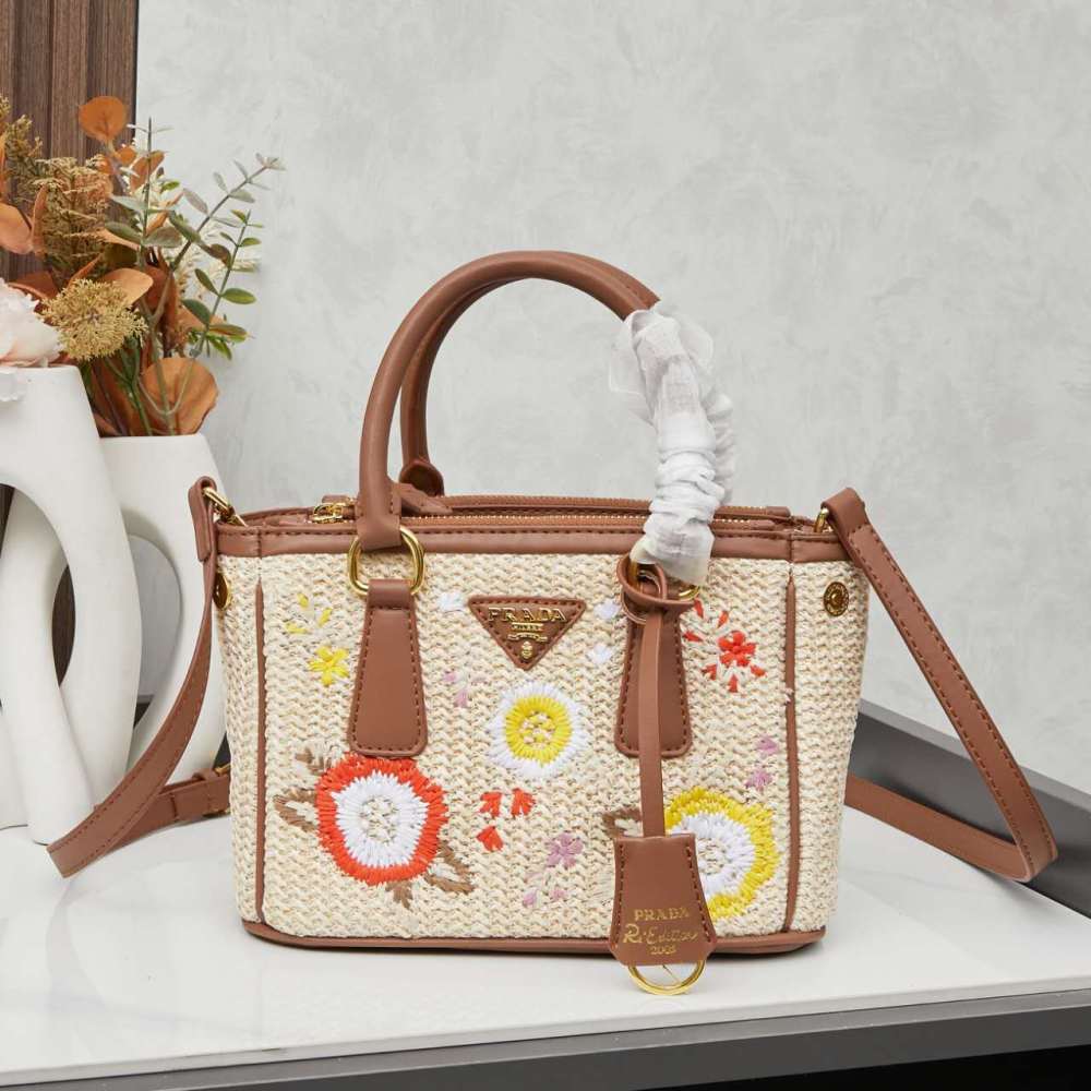 Prada（プラダ）Galleria（ガレリア）シリーズ 草編み刺繍限定ミニバッグ ブラウン コピー品