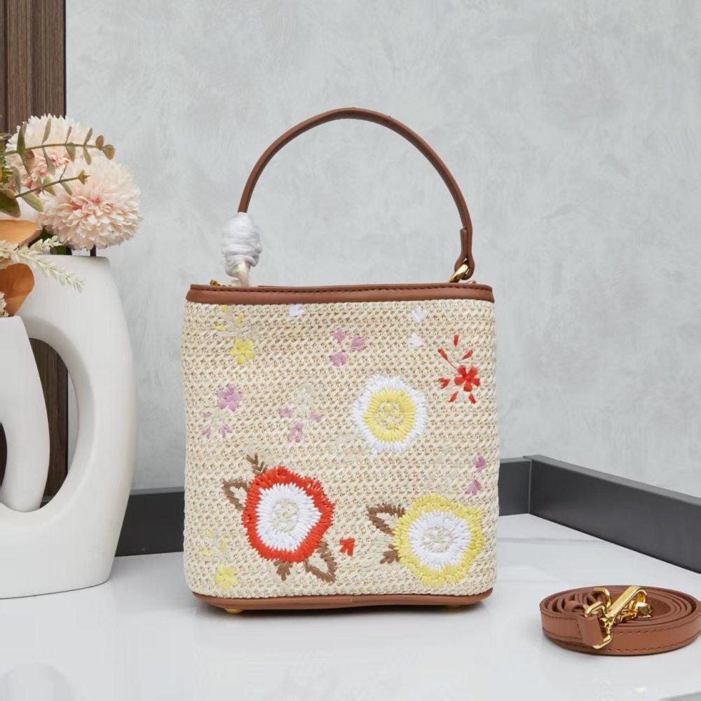 Prada（プラダ）Re-Edition 2005 草編み刺繍ミニバケツバッグ ブラウン コピー品