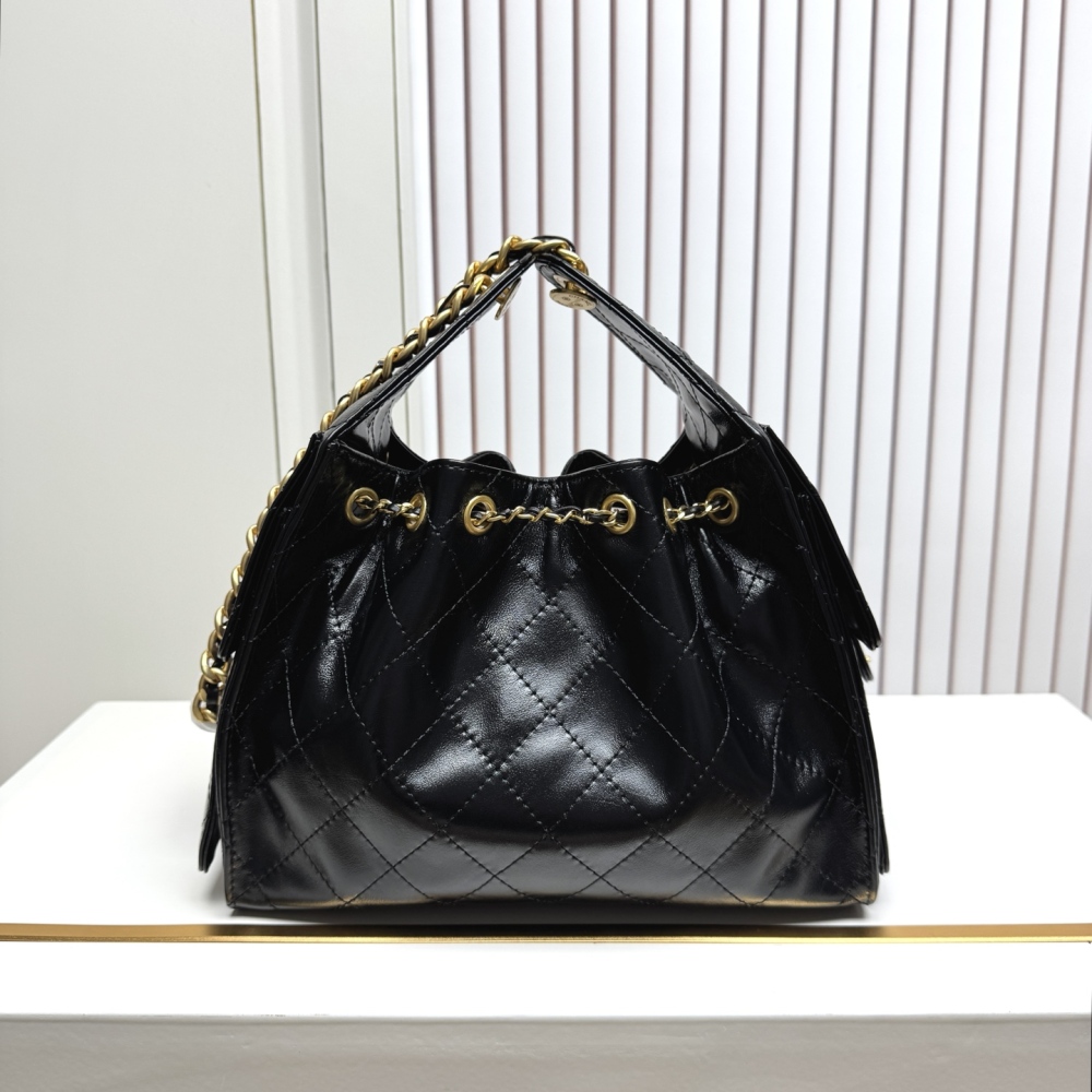 Chanel（シャネル）25C オイルドカーフスキン Hobo 腋下バッグ 小型 ブラック 30x26x14cm コピー品