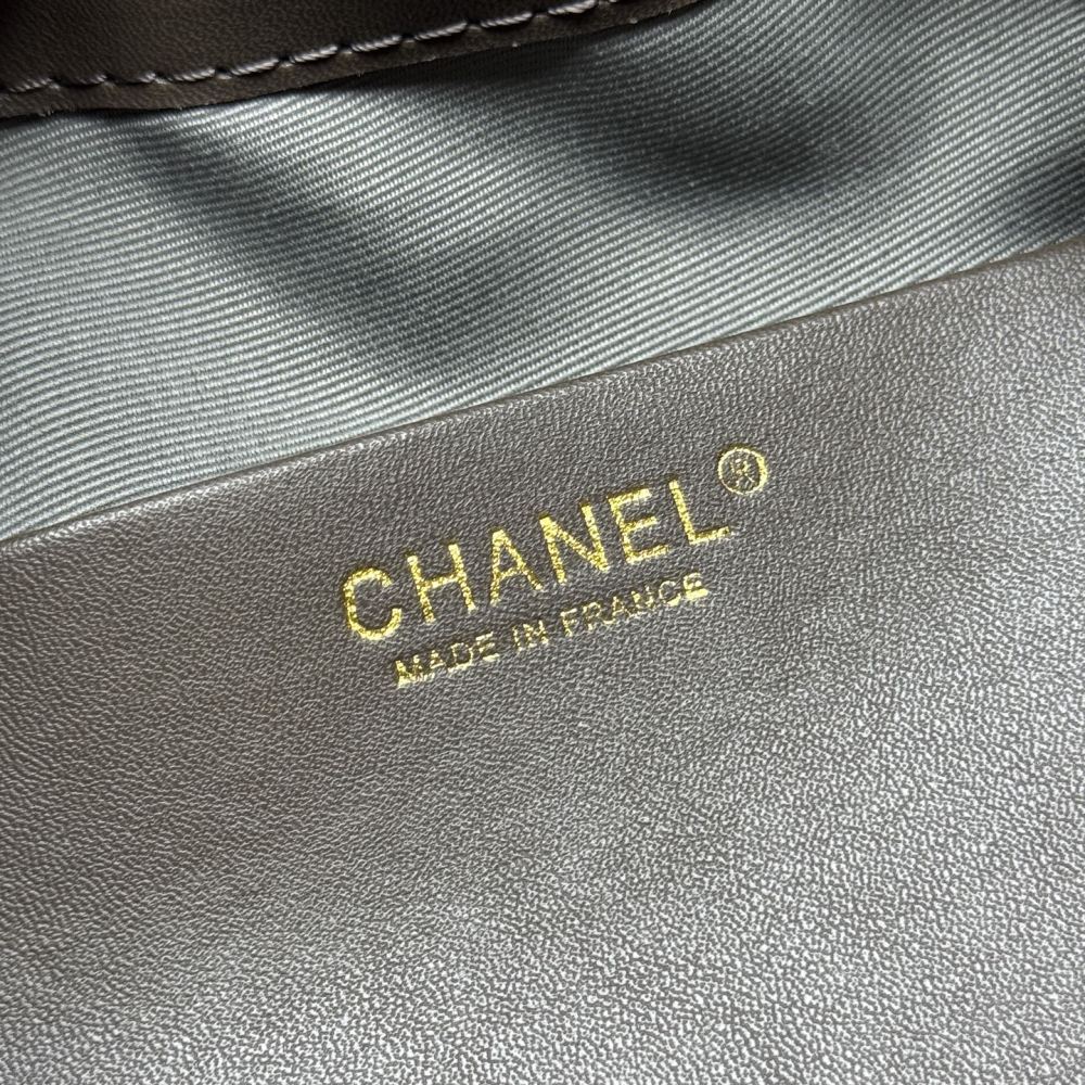 Chanel（シャネル）25C マットカーフスキン Hobo 腋下バッグ 小型 30x26x14cm グレー コピー品