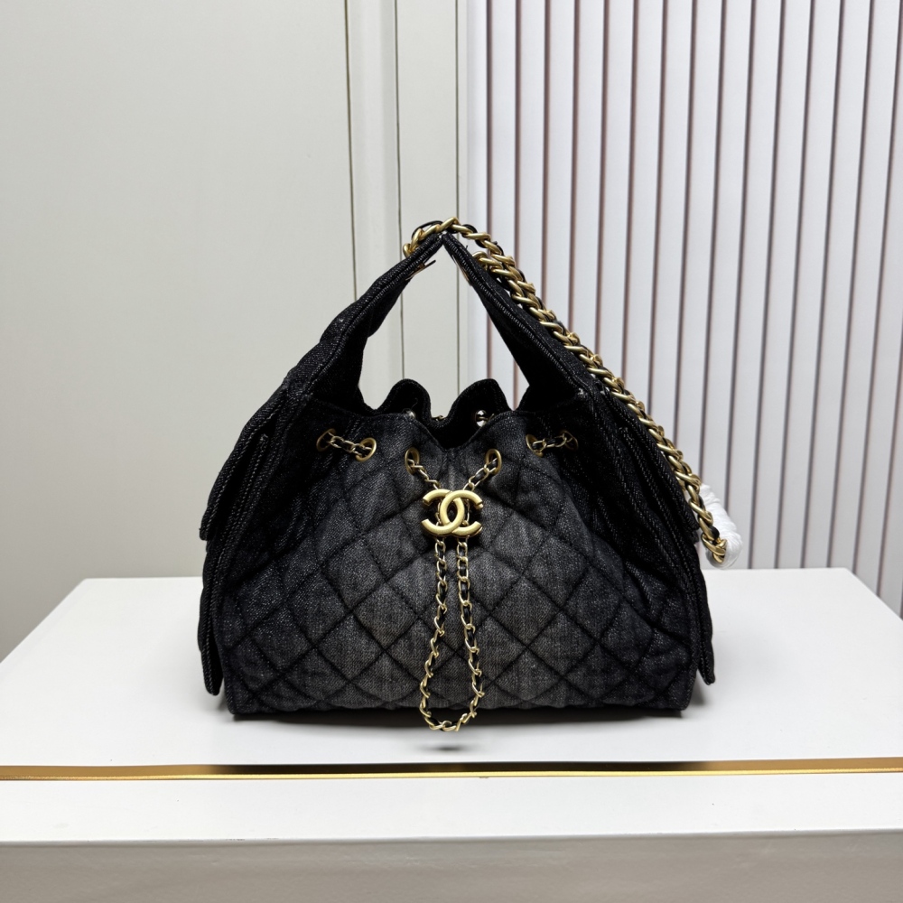 Chanel（シャネル）25C ウォッシュドデニム グラデーション Hobo 腋下バッグ 小型 30x26x14cm ブラック コピー品