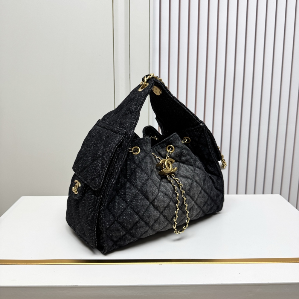 Chanel（シャネル）25C ウォッシュドデニム グラデーション Hobo 腋下バッグ 小型 30x26x14cm ブラック コピー品