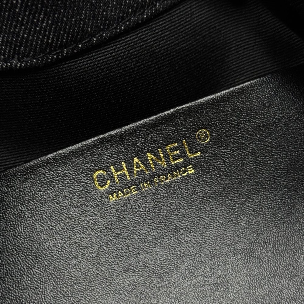 Chanel（シャネル）25C ウォッシュドデニム グラデーション Hobo 腋下バッグ 小型 30x26x14cm ブラック コピー品
