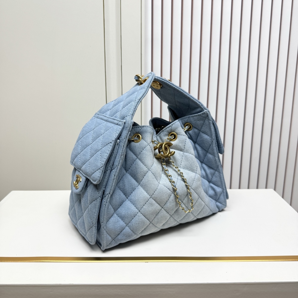 Chanel（シャネル）25C ウォッシュドデニム グラデーション Hobo 腋下バッグ 小型 30x26x14cm ブルー コピー品