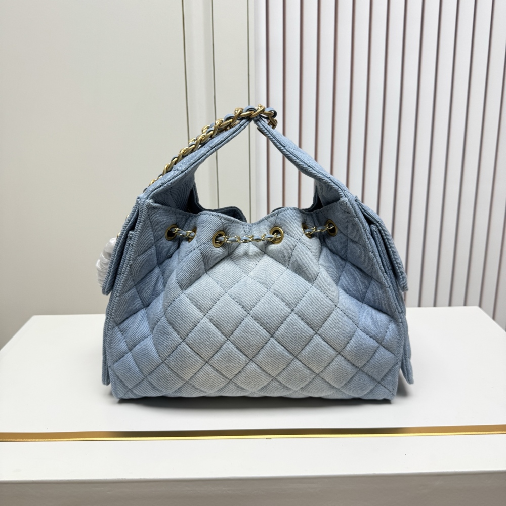 Chanel（シャネル）25C ウォッシュドデニム グラデーション Hobo 腋下バッグ 小型 30x26x14cm ブルー コピー品