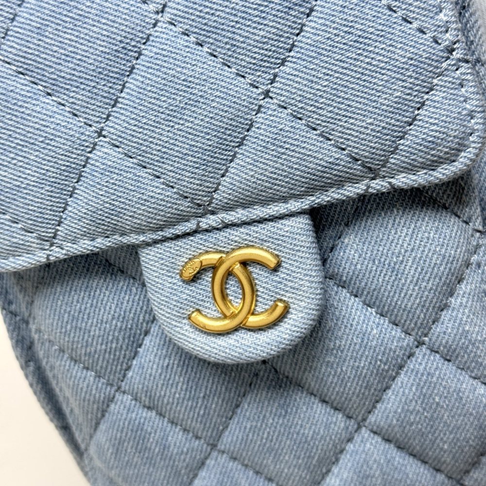 Chanel（シャネル）25C ウォッシュドデニム グラデーション Hobo 腋下バッグ 小型 30x26x14cm ブルー コピー品