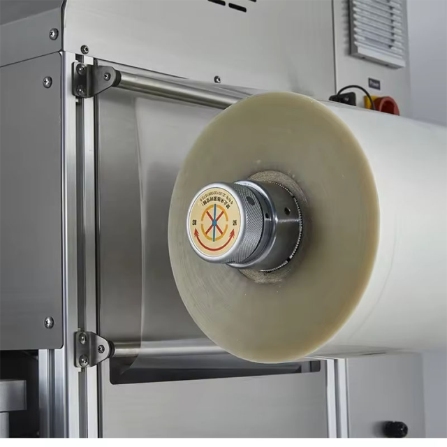 DQ305L-E Vertical MAP Gas Flush Packaging Machine 280mm Film