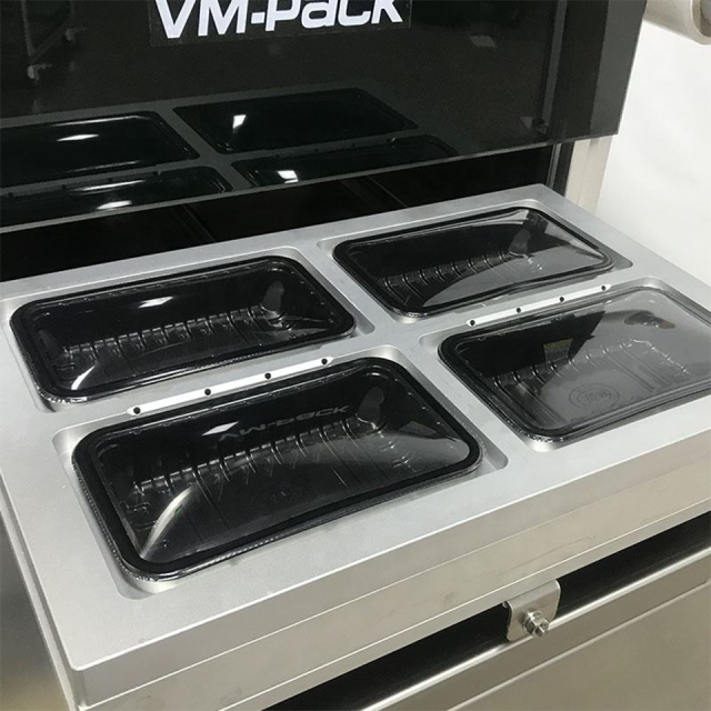 DQ440L-E Vertical MAP Packaging Machine Gas Flushing Sealer 440mm Film