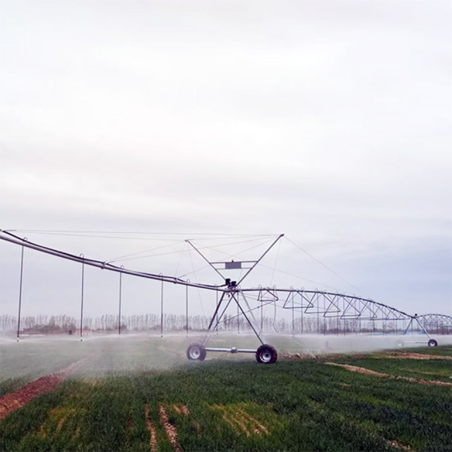 Center Pivot Irrigation System with Up to 800m Coverage for Large-Scale Farms