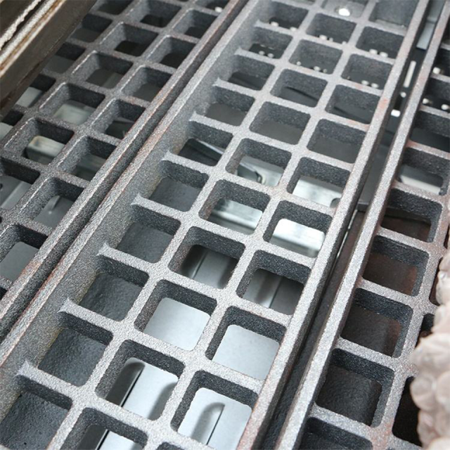 XKE-RQH Series Vertical Gas Volcanic Rock Grill Stainless Steel Commercial Use