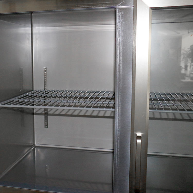 Large Capacity 4-Door Upright Refrigerator Freezer for Restaurant and Foodservice