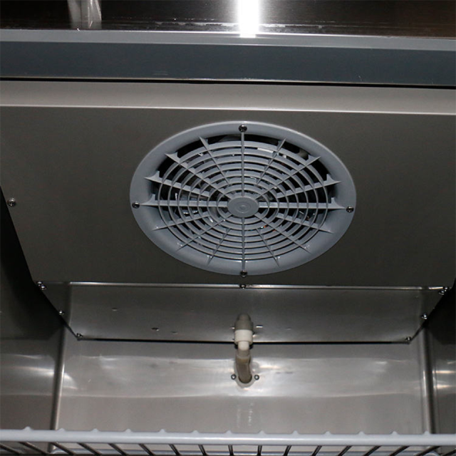 Spacious Glass Door Upright Refrigerator for Restaurant and Retail Display