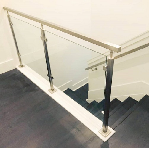 Stainless Steel Glass Railing Systems Square Surface Mount Post